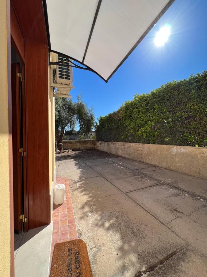 Summer Breeze Apartment - Avola Luaran gambar